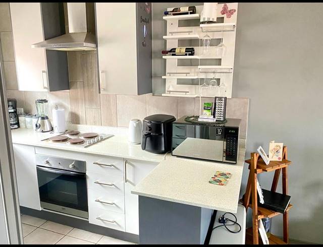 2 BEDROOM APARTMENT FOR SALE IN WITPOORTJIE
